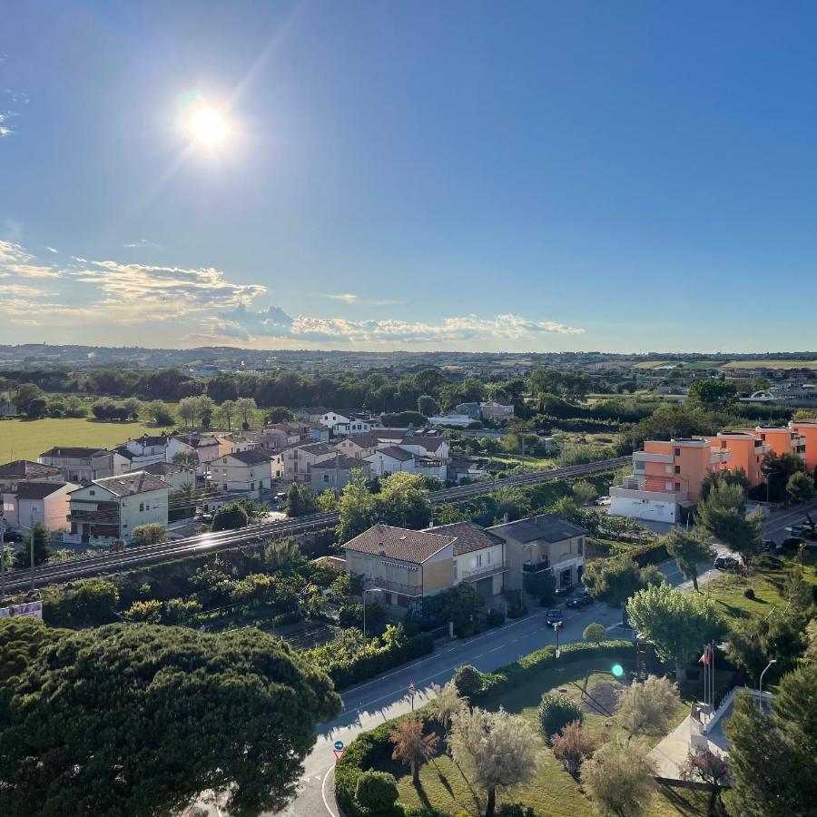 Ferienwohnung Oltre L'Orizzonte Fermo Exterior foto